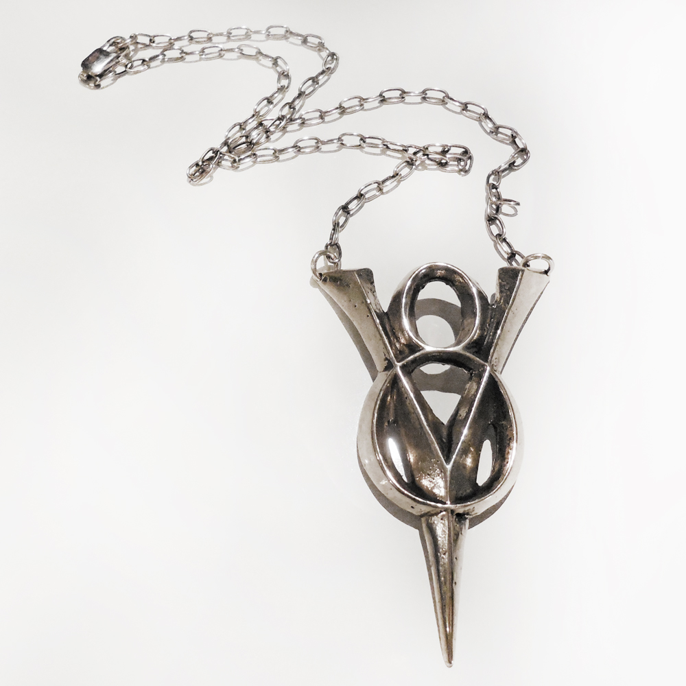 V8-Necklace-Point3.jpg