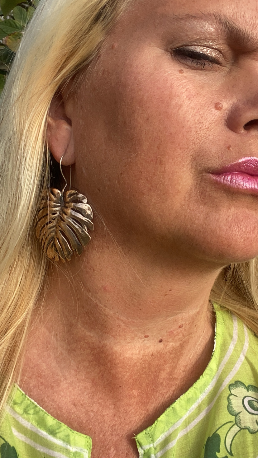 Larger Monstera Leaf Earrings - Image 4