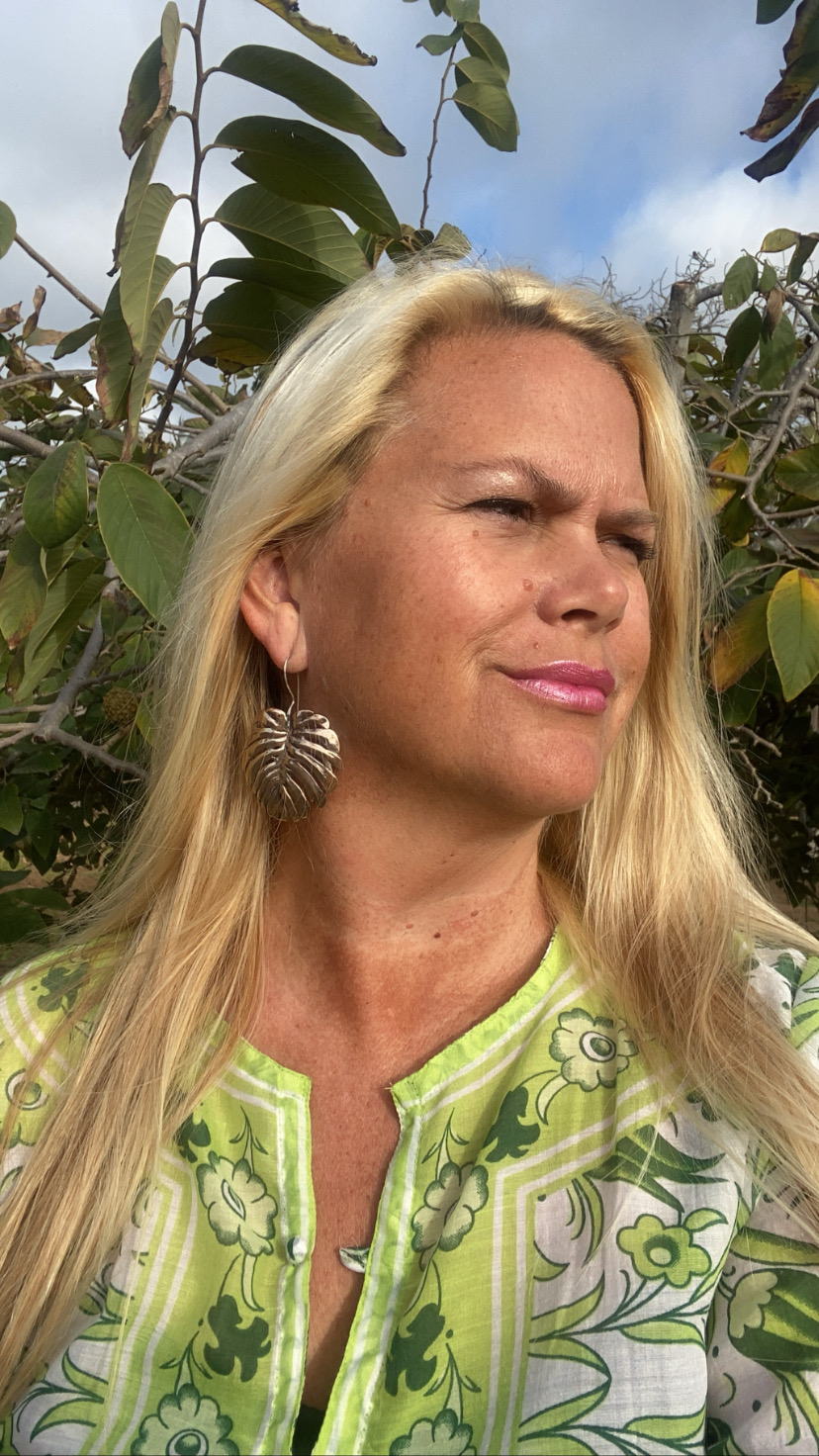 Larger Monstera Leaf Earrings - Image 5