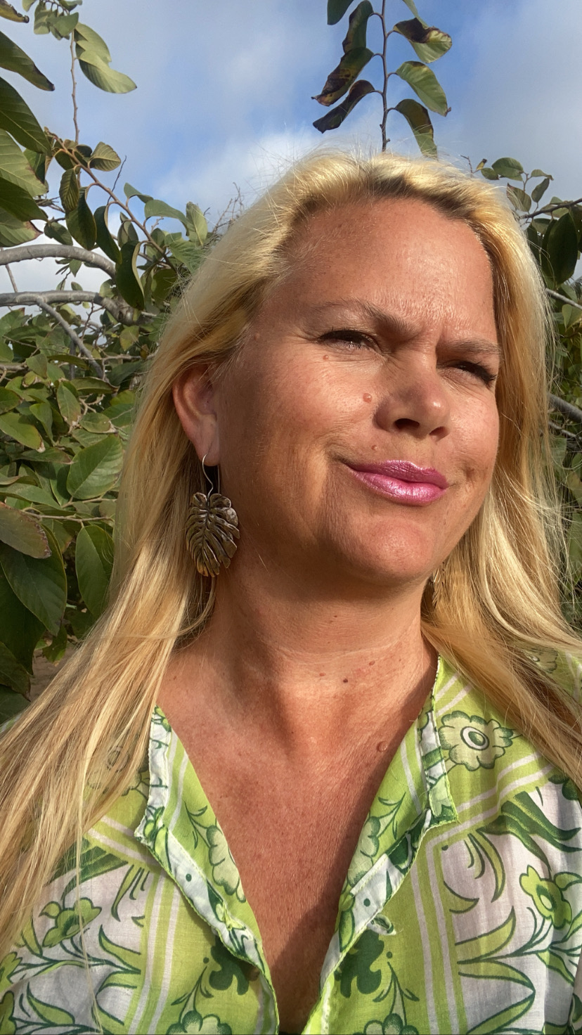 Larger Monstera Leaf Earrings - Image 6