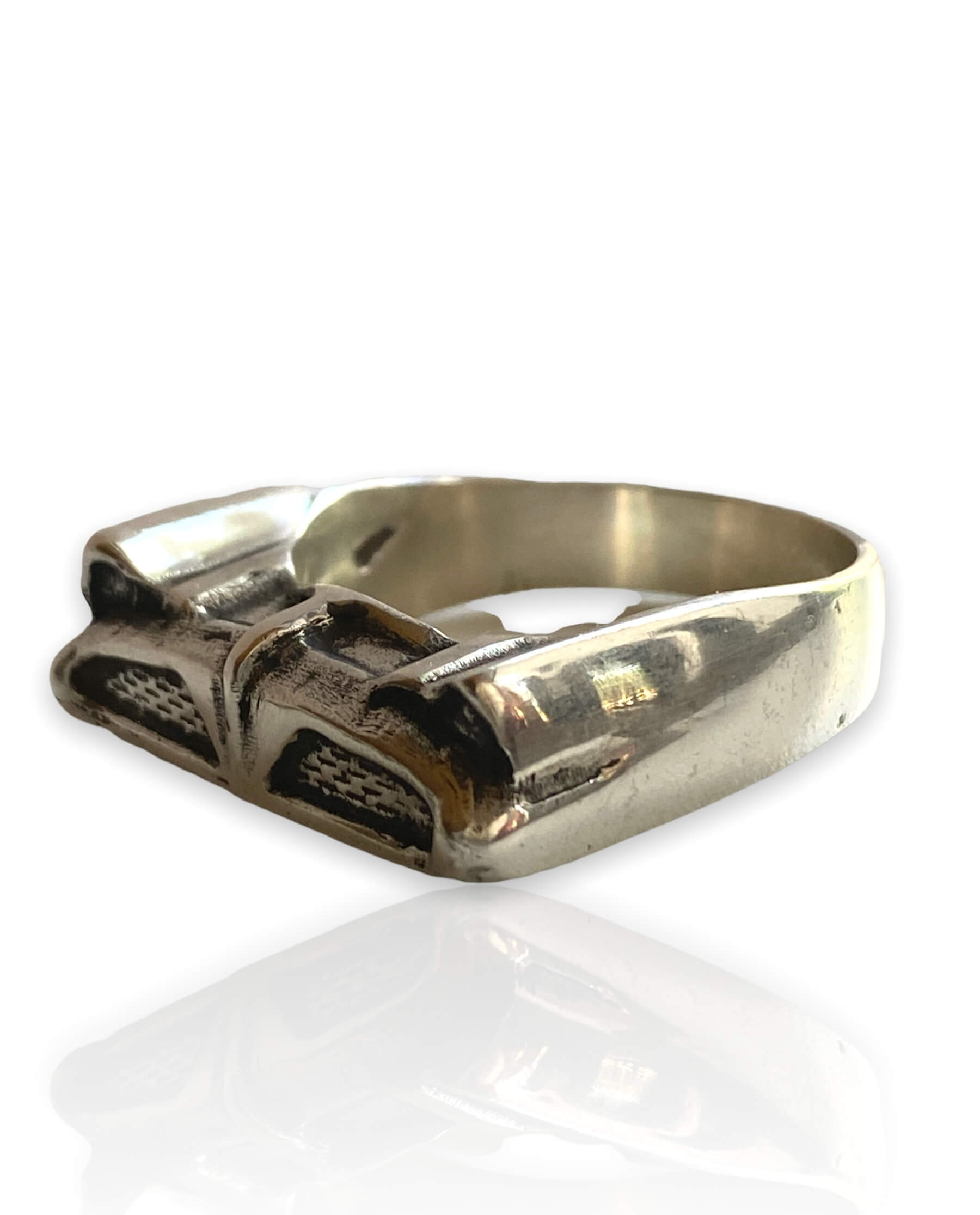 Batmobile Batman Ring Based on Barris Design - Image 3