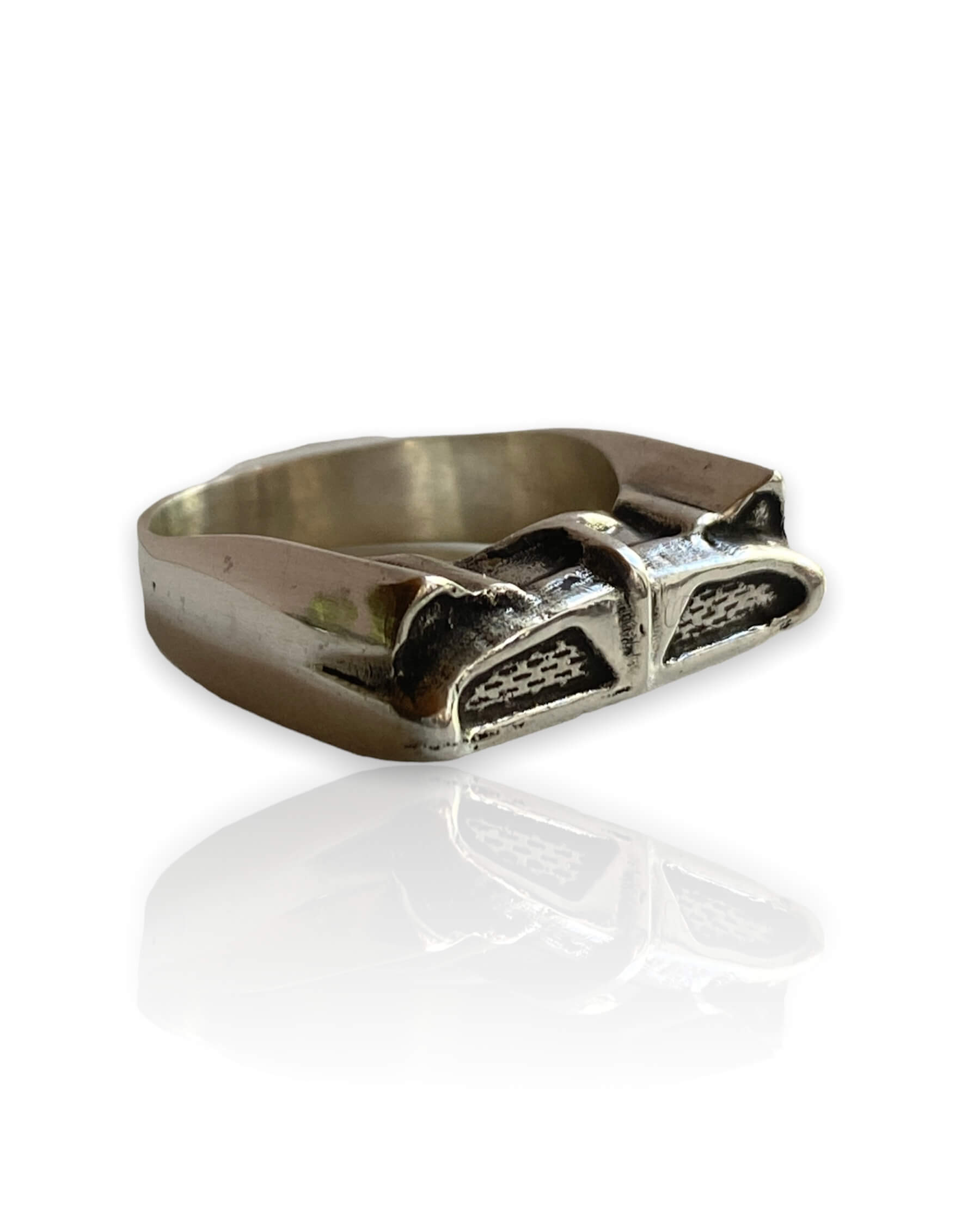 Batmobile Batman Ring Based on Barris Design - Image 4