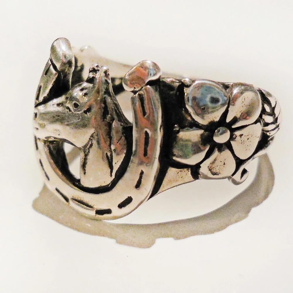 Lucky Horseshoe Ring, Horse head, Flower Band Ring in Sterling Silver - Image 6