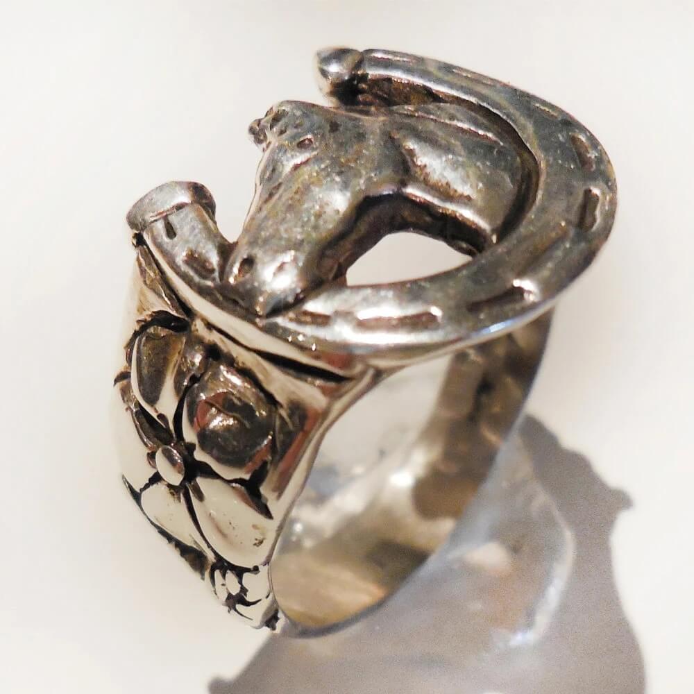 Lucky Horseshoe Ring, Horse head, Flower Band Ring in Sterling Silver - Image 7